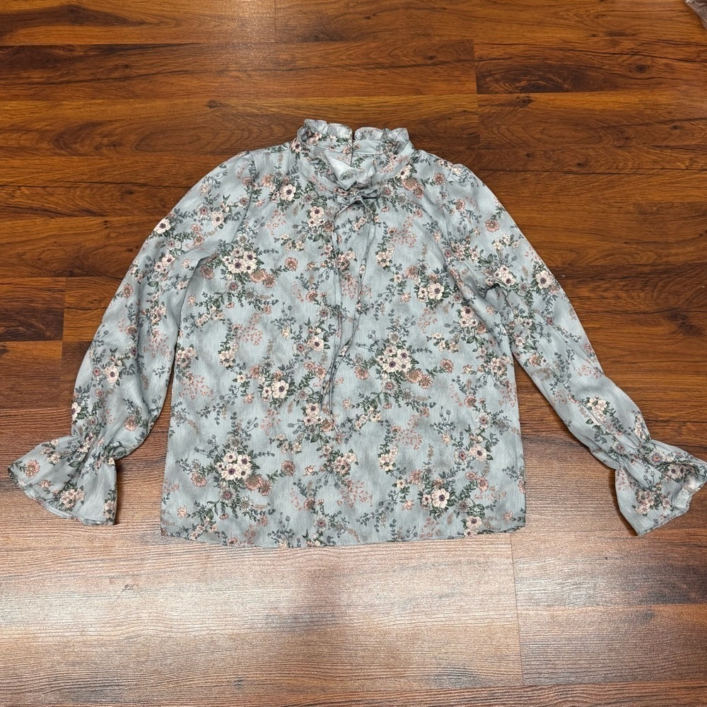 Floral Blouse Vintage Pearl Button Bow
